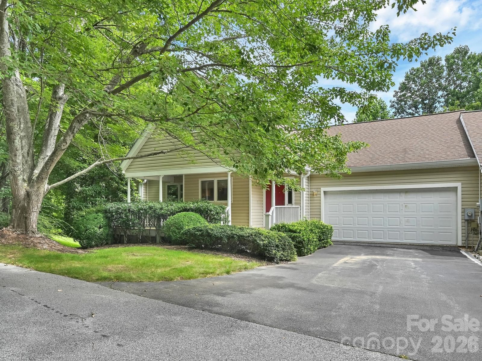 101 Valley Hill Drive, Hendersonville, NC 28791