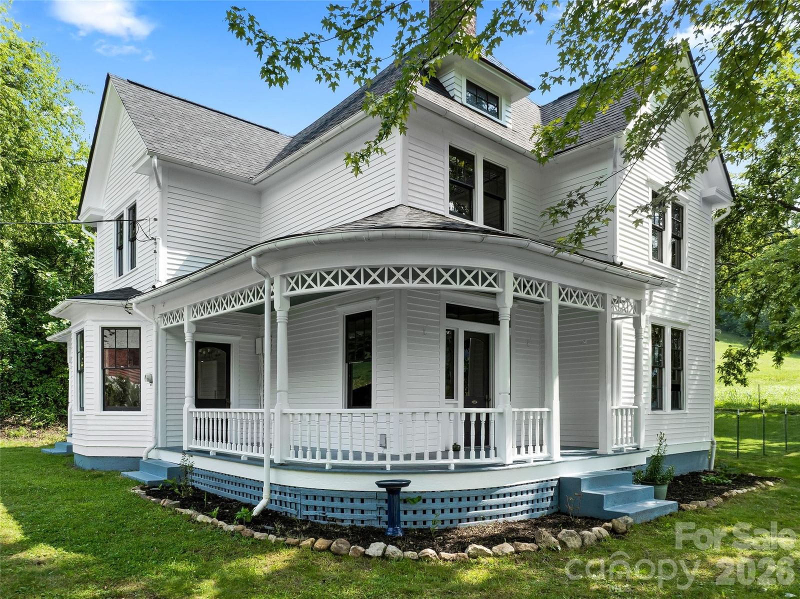 5 Clarks Cove Road, Leicester, NC 28748