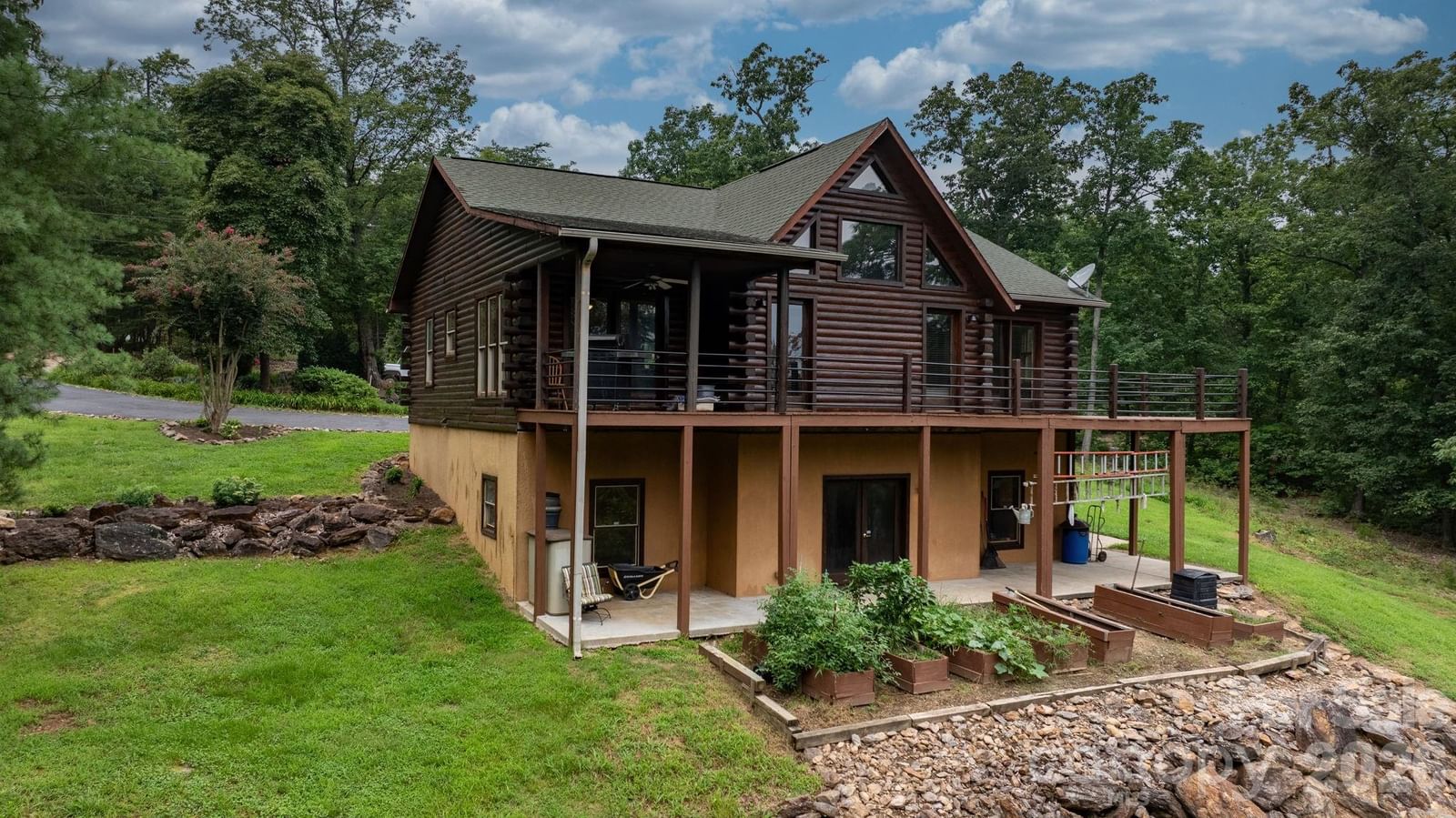 422 Ridge Creek Drive, Taylorsville, NC 28681 - Photo 2