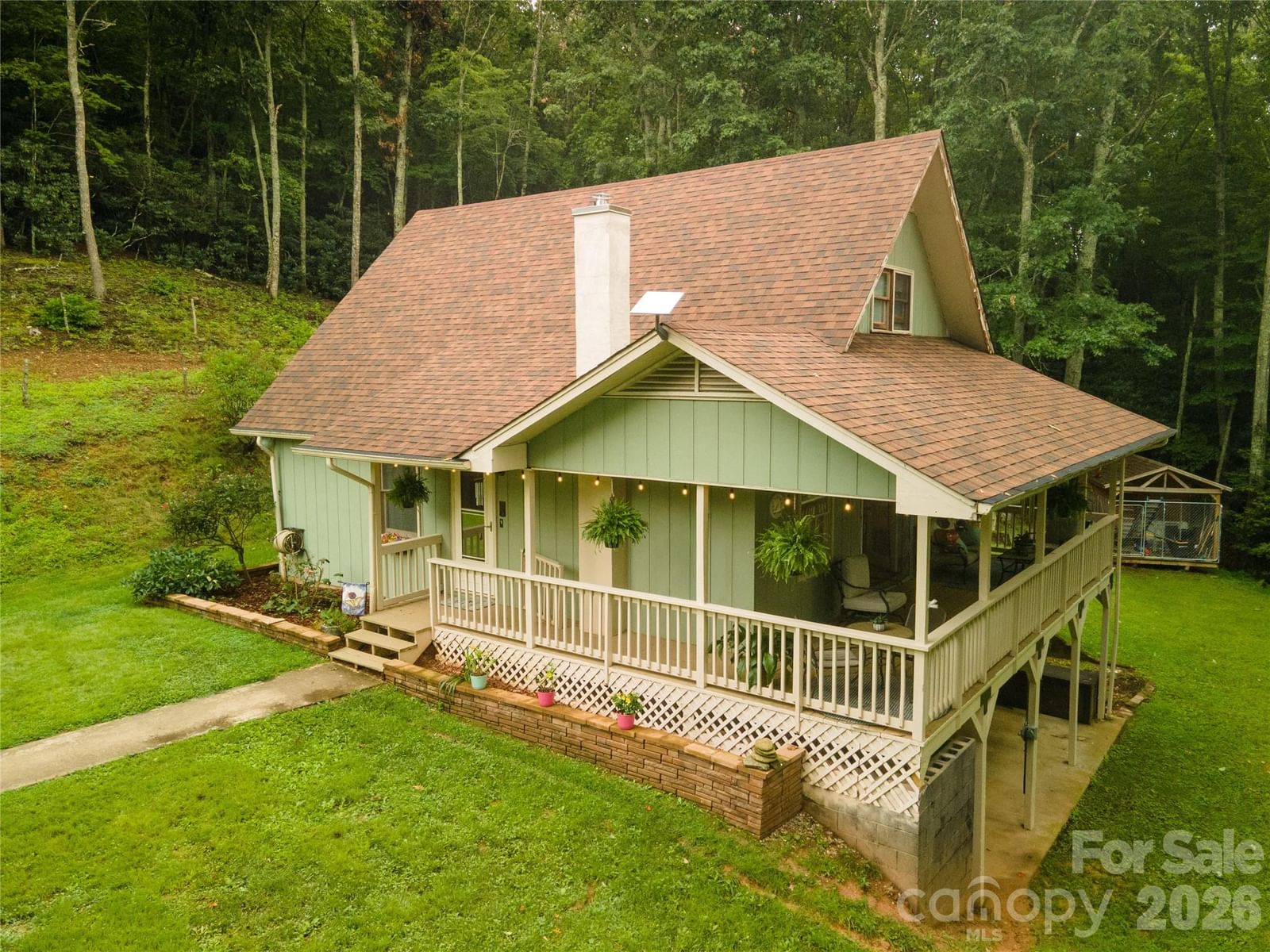 426 Meadowood Lane, Burnsville, NC 28714 - Photo 2