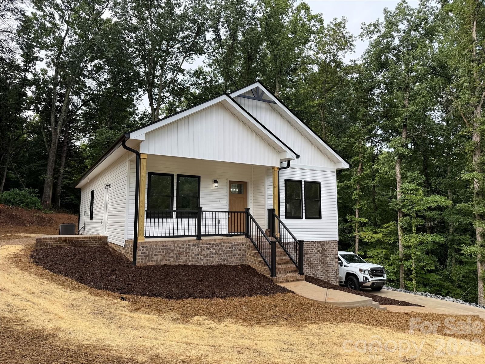 1135 Pinebrook Avenue, Valdese, NC 28690