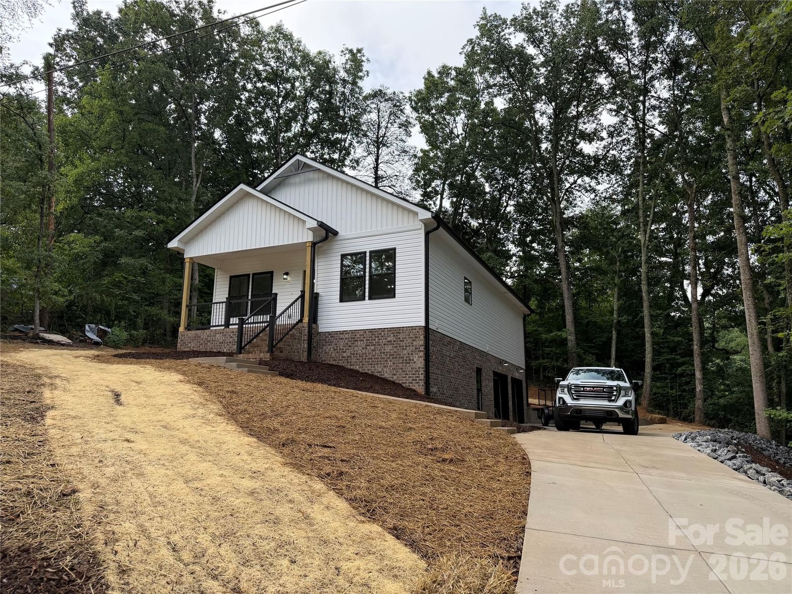 1135 Pinebrook Avenue, Valdese, NC 28690 - Photo 2
