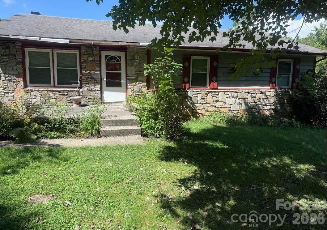 107 Flat Creek Drive, Lake Toxaway, NC 28747