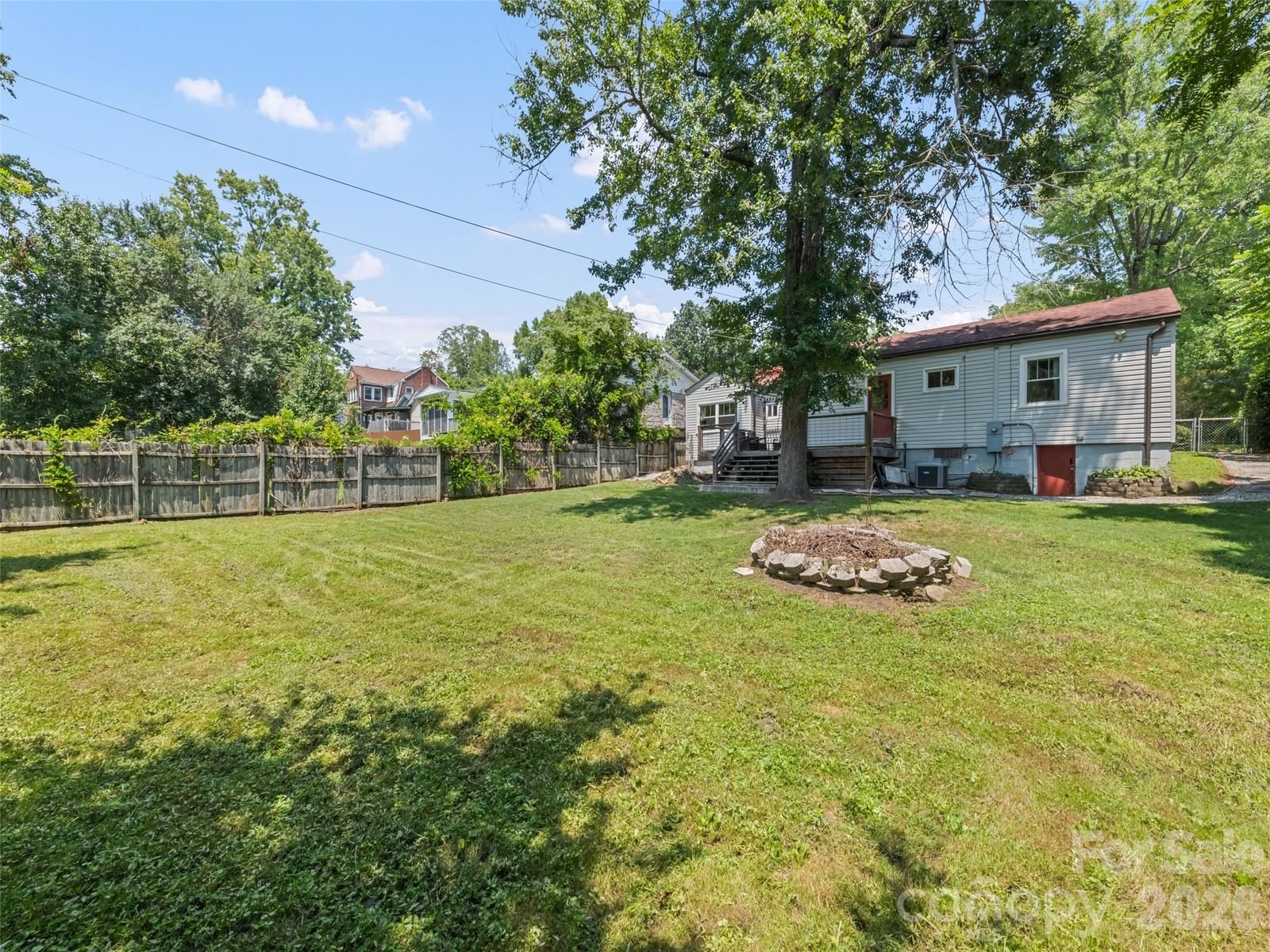 1909 Arlington Place, Hendersonville, NC 28791 - Photo 3