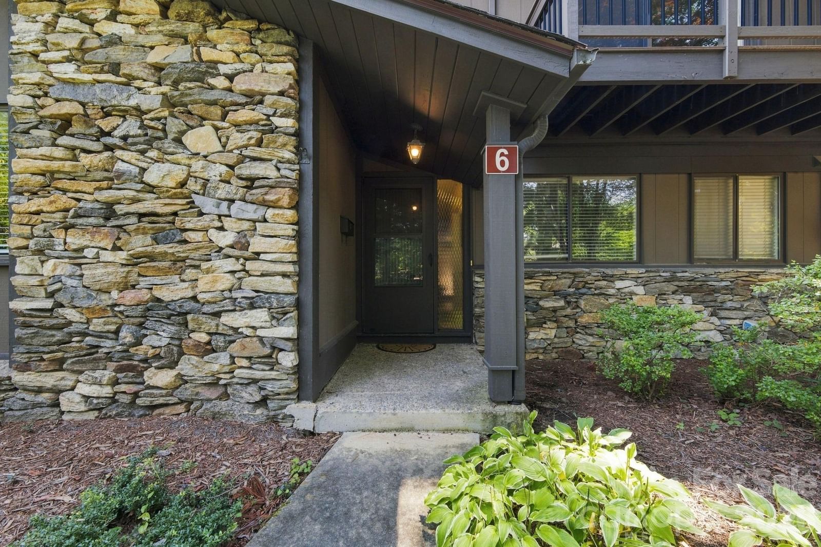 98 Laurelwood Circle #6, Hendersonville, NC 28791 - Photo 3