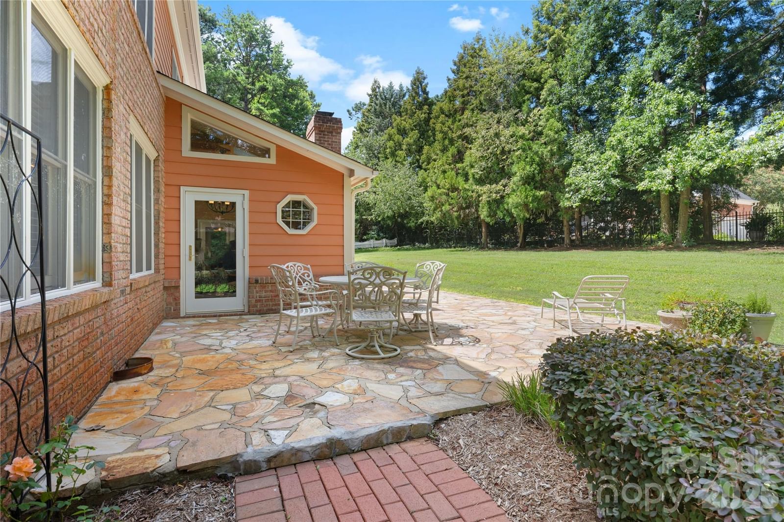 6041 Bluebird Hill Lane, Matthews, NC 28104 - Photo 2