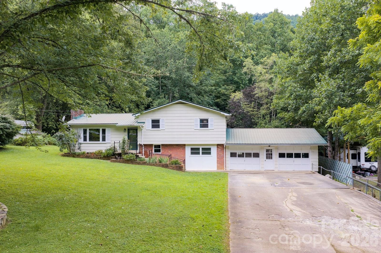 1244 Macktown Road, Sylva, NC 28779