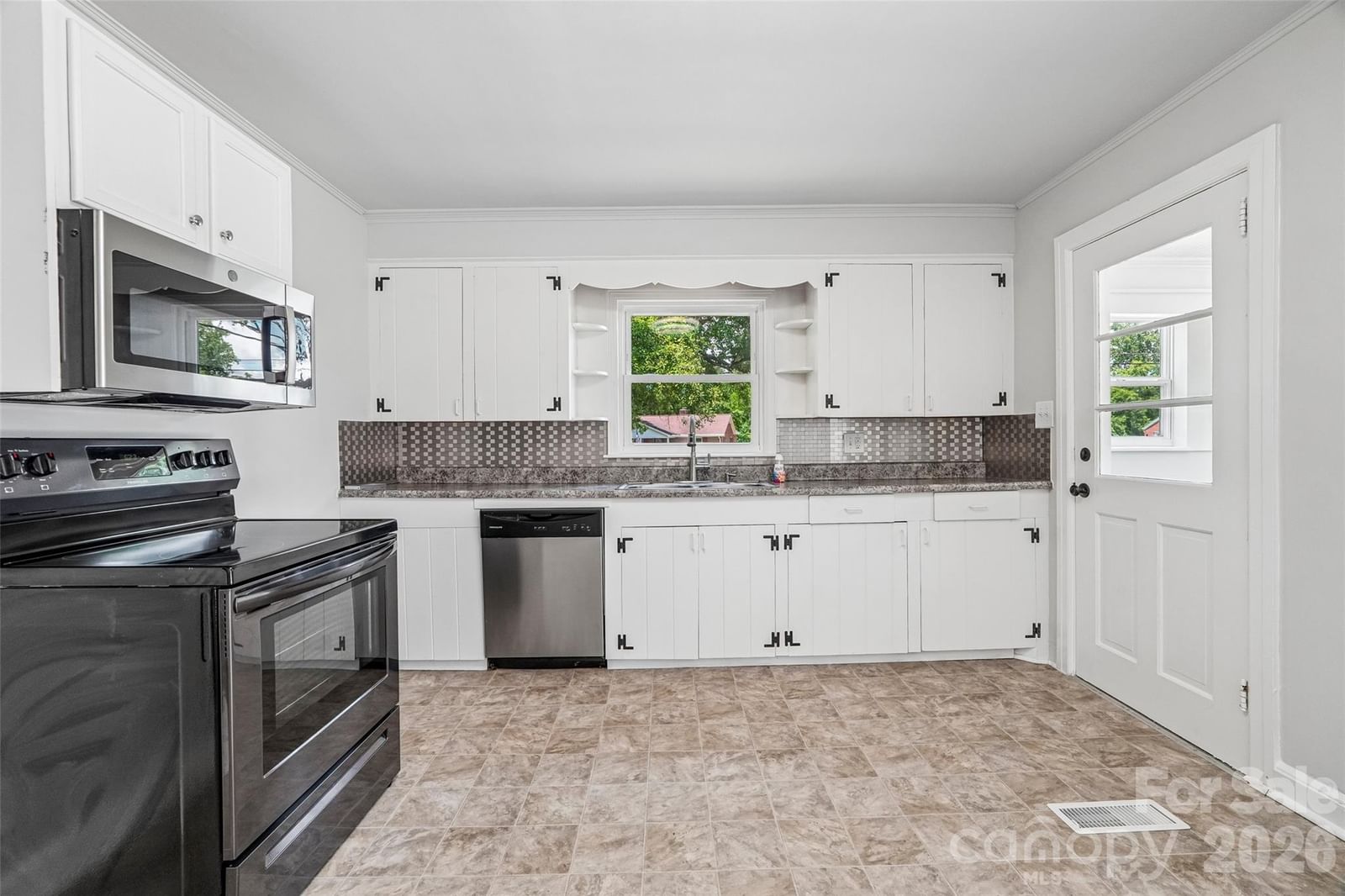 808 Lowery Street, Shelby, NC 28152 - Photo 2