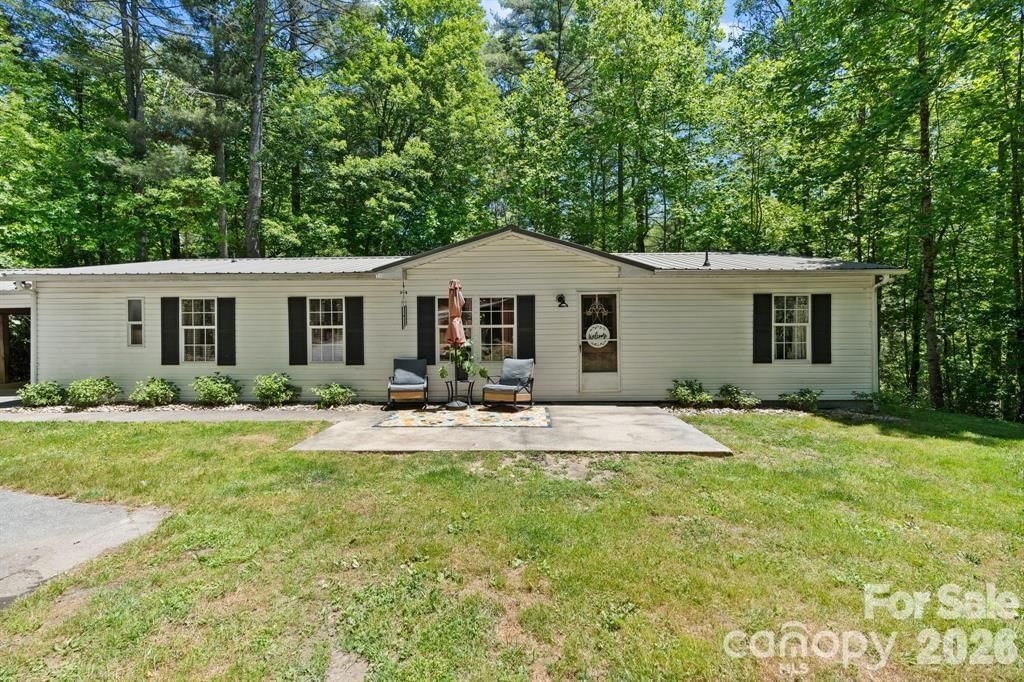 122 Fallswood Court, Hendersonville, NC 28739 - Photo 2