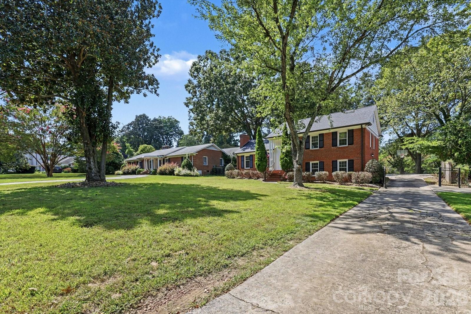 3846 Barclay Downs Drive, Charlotte, NC 28209 - Photo 3