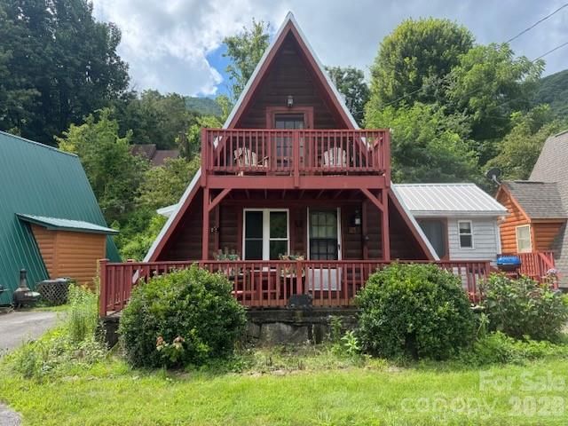 56 Chateau Lane, Maggie Valley, NC 28751