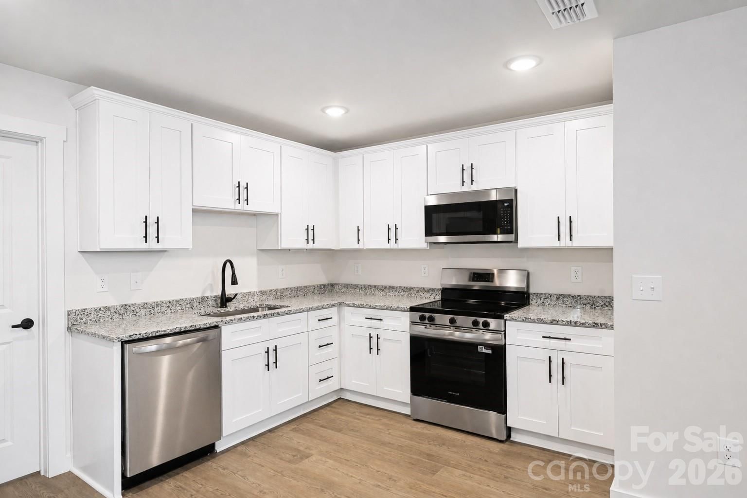 1050 5th Street, Hickory, NC 28601 - Photo 2