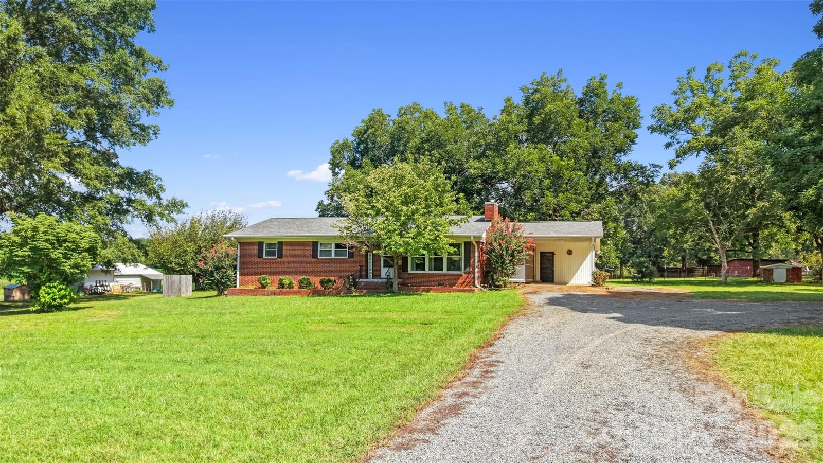37631 Saw Mill Road, New London, NC 28127 - Photo 2