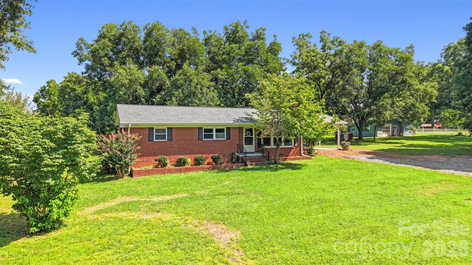 37631 Saw Mill Road, New London, NC 28127 - Photo 5