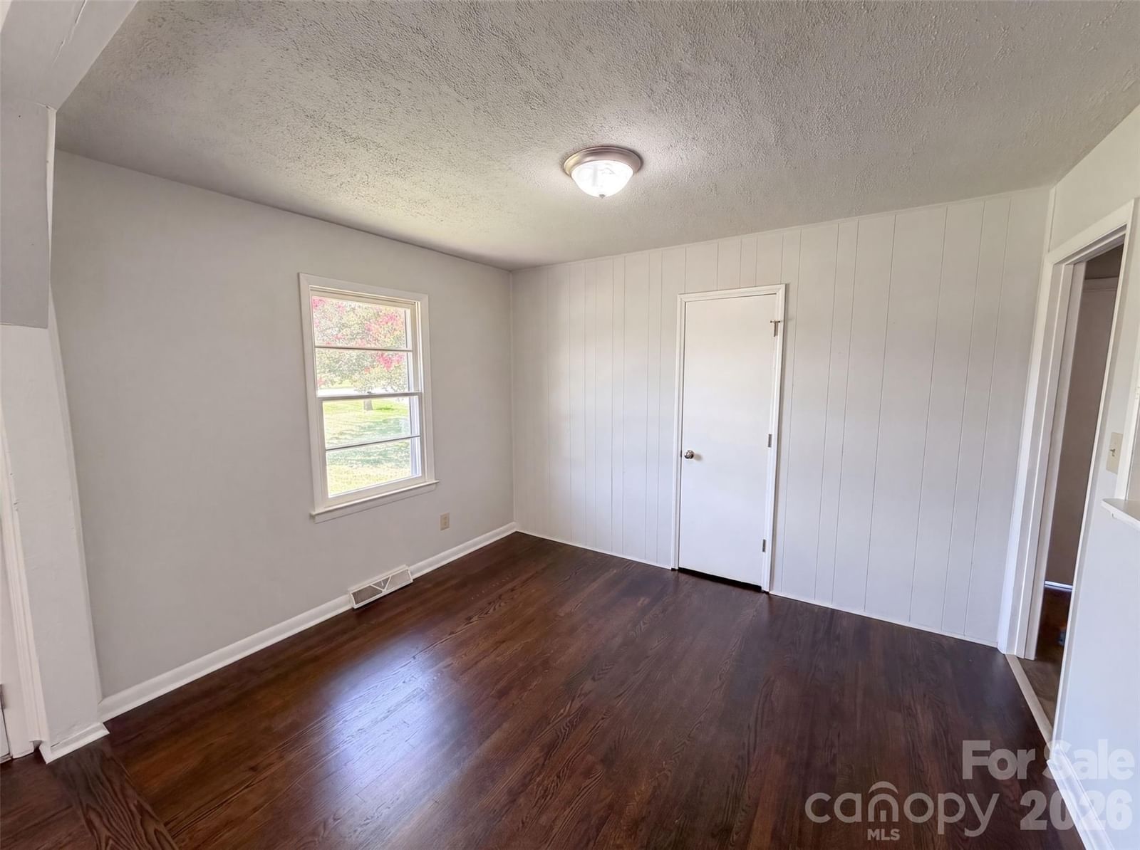 310 Indiana Avenue, Bessemer City, NC 28016 - Photo 4