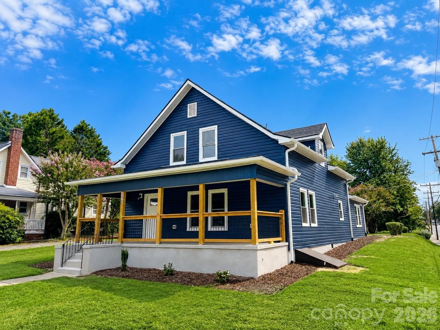 200 White Street, Morganton, NC 28655