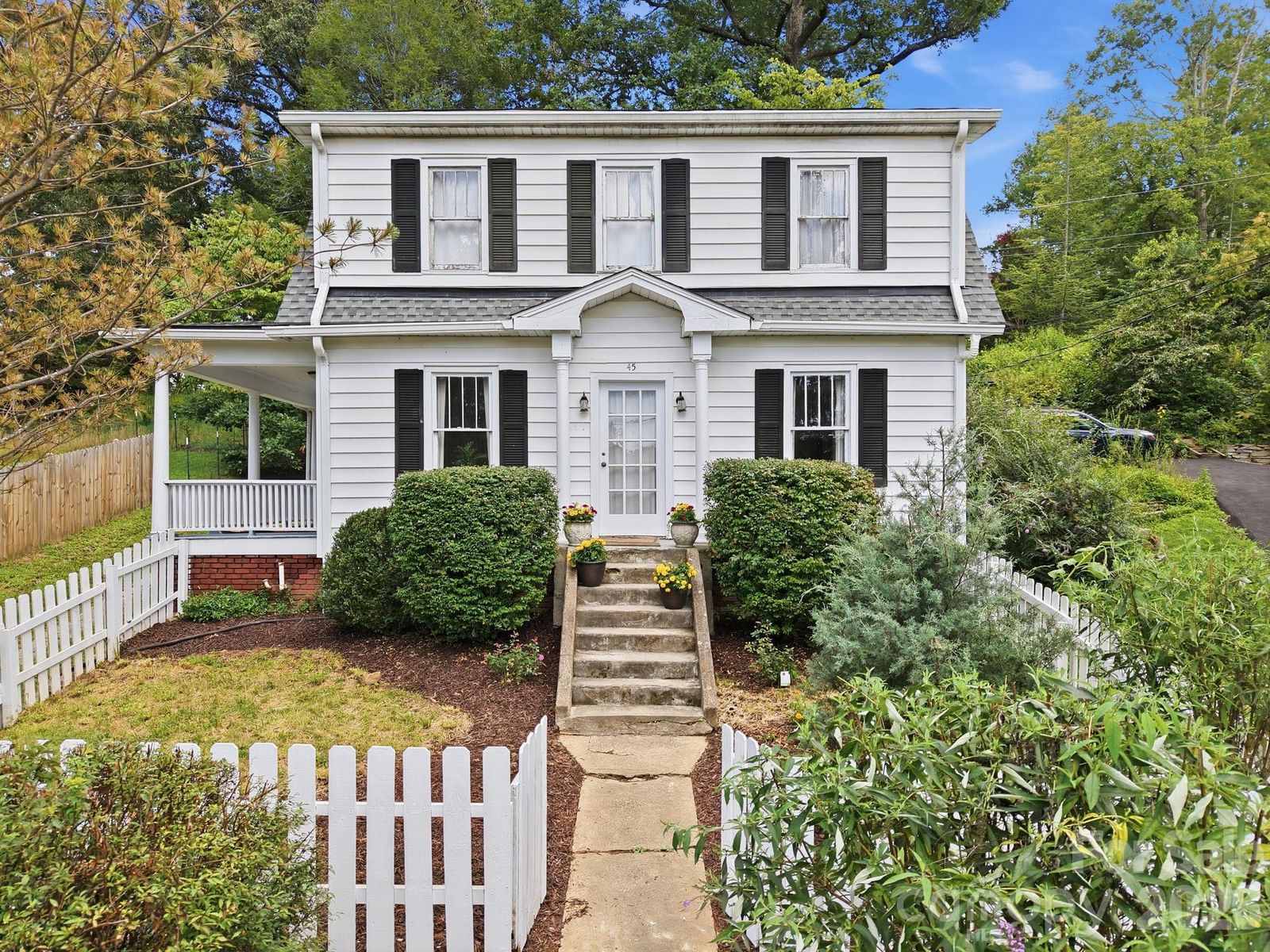 45 Woodvale Avenue, Asheville, NC 28804