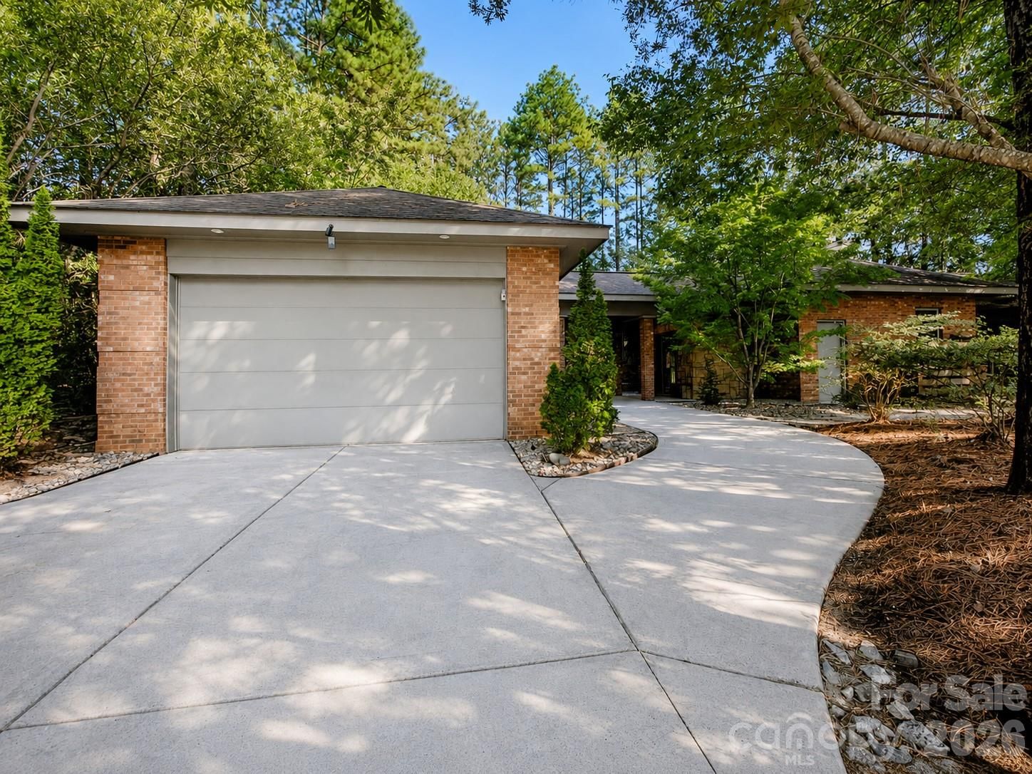 316 Riverwood Road, Mooresville, NC 28117 - Photo 2