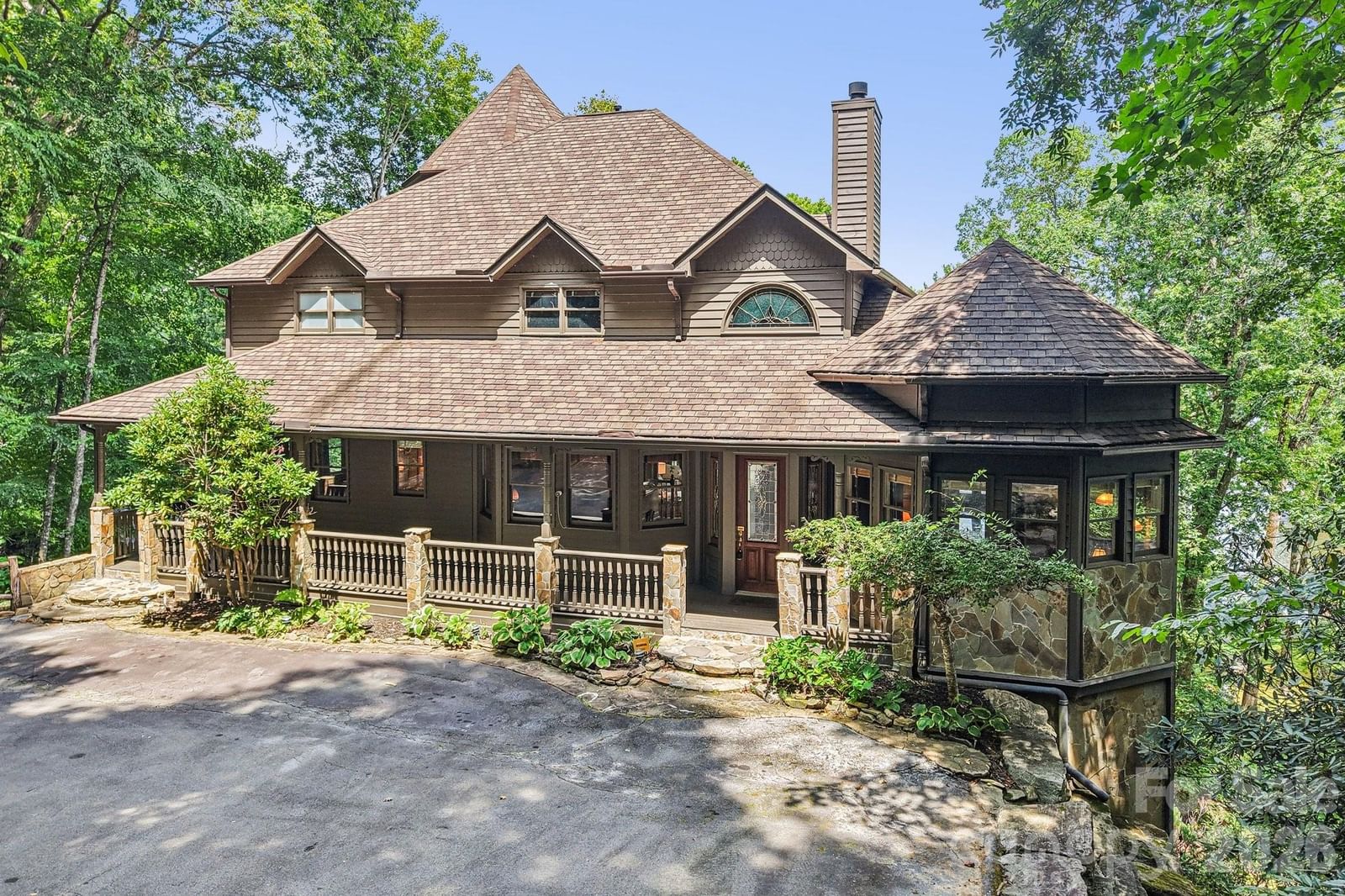 596 Club Boulevard, Lake Toxaway, NC 28747