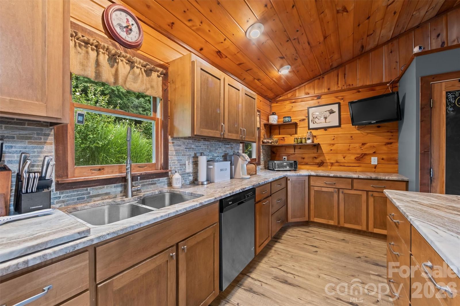 263 Pilgrims Lane, Burnsville, NC 28714 - Photo 5