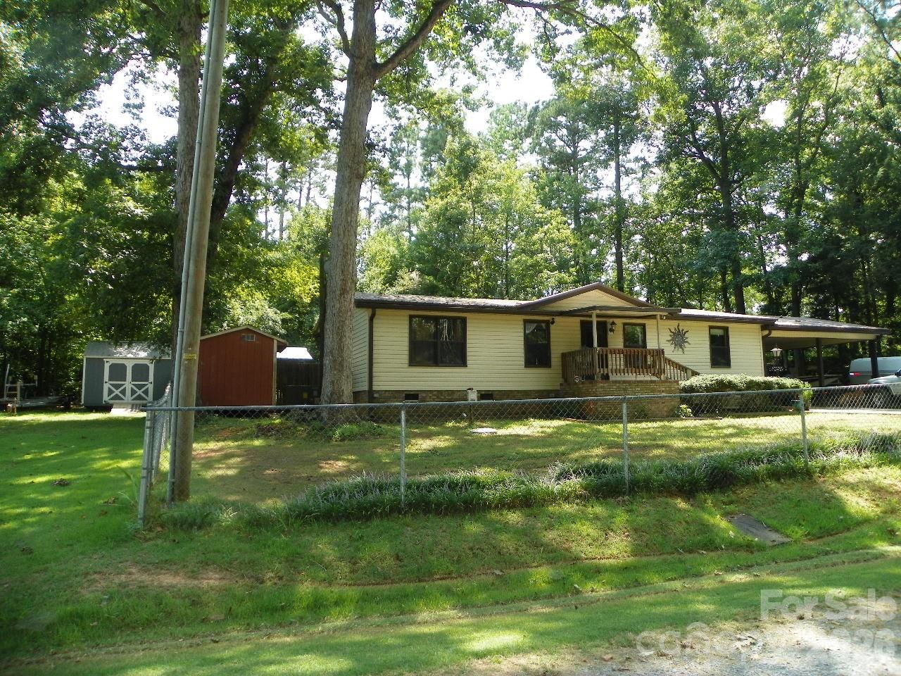 162 Fifth Avenue, New London, NC 28127