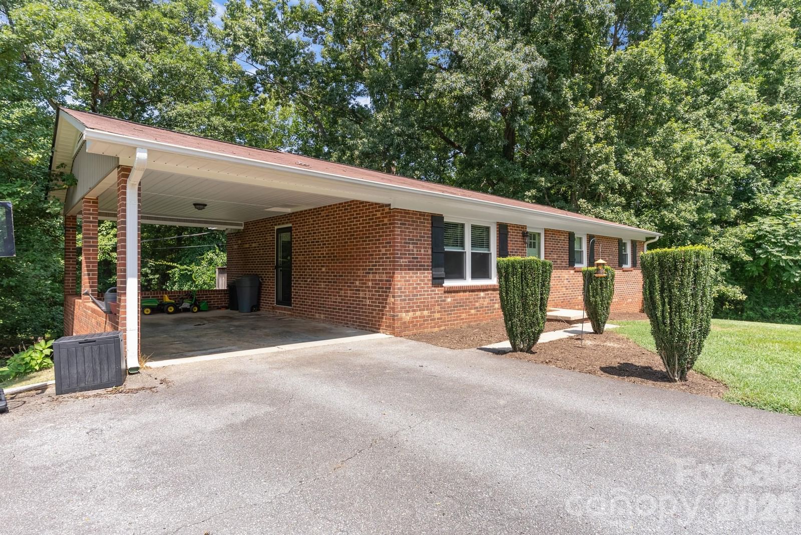 132 Blue Ridge Road, State Road, NC 28676 - Photo 4