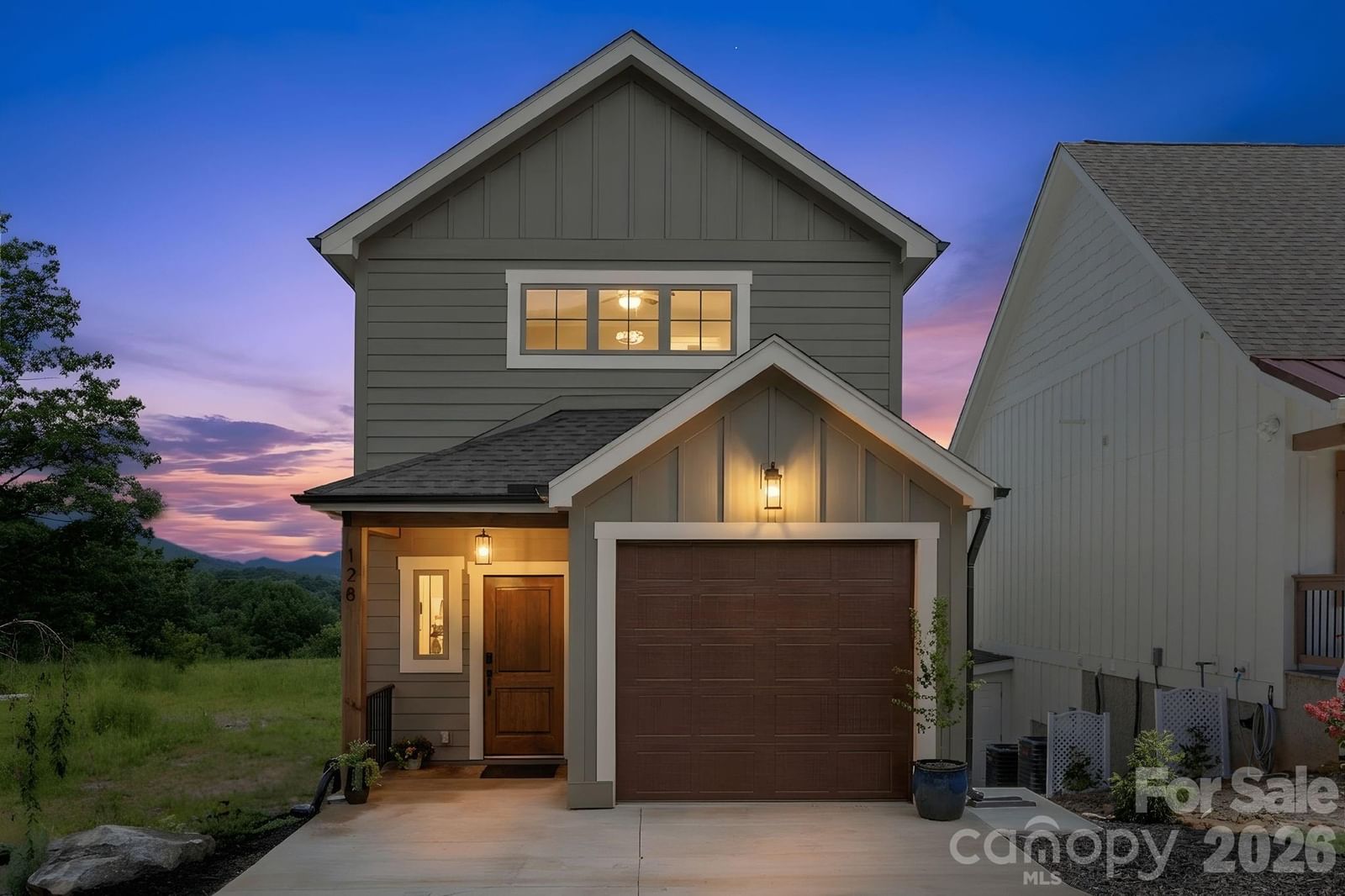 128 Chepstow Place, Black Mountain, NC 28711