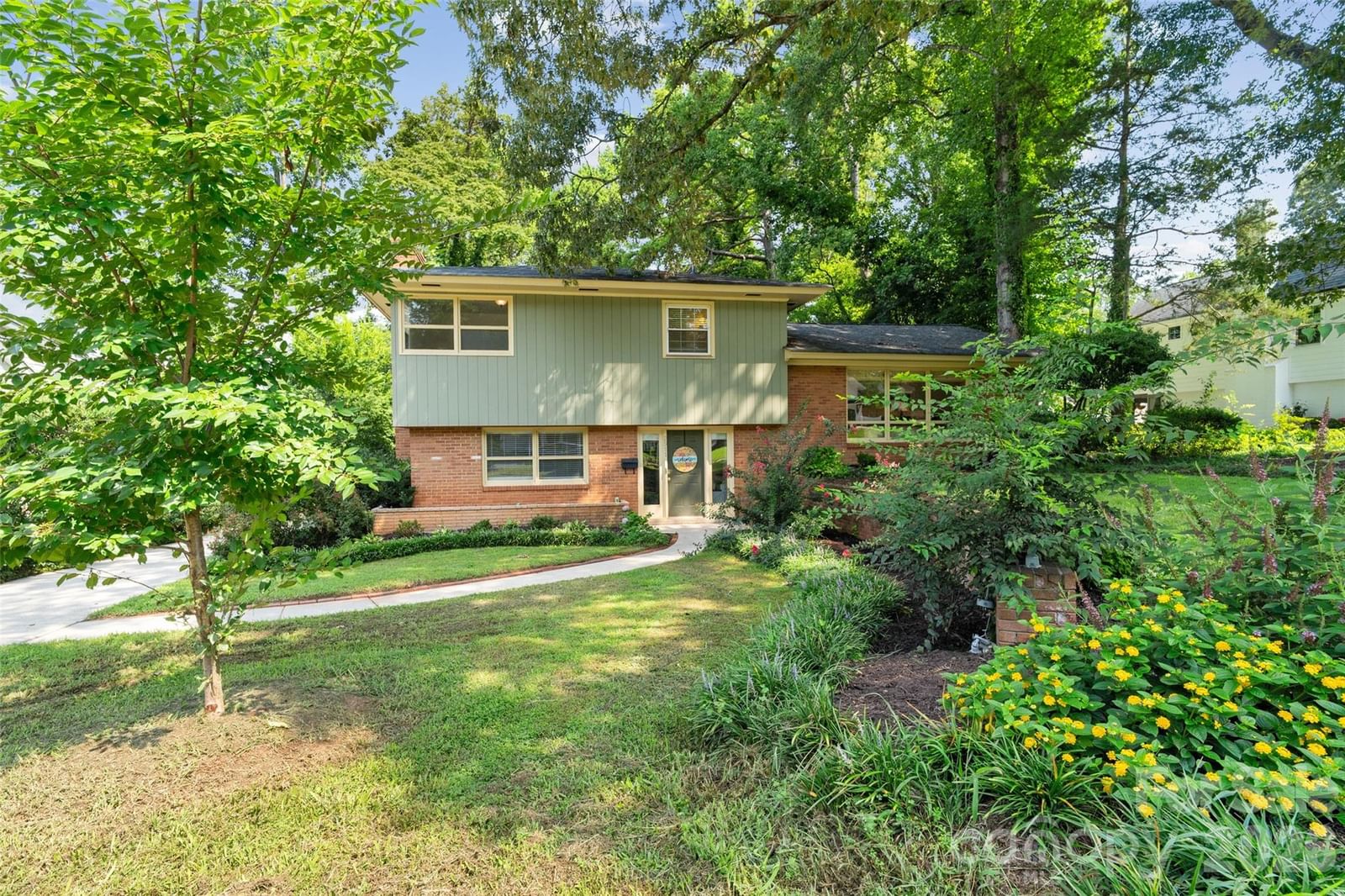 2911 Arundel Drive, Charlotte, NC 28209 - Photo 2