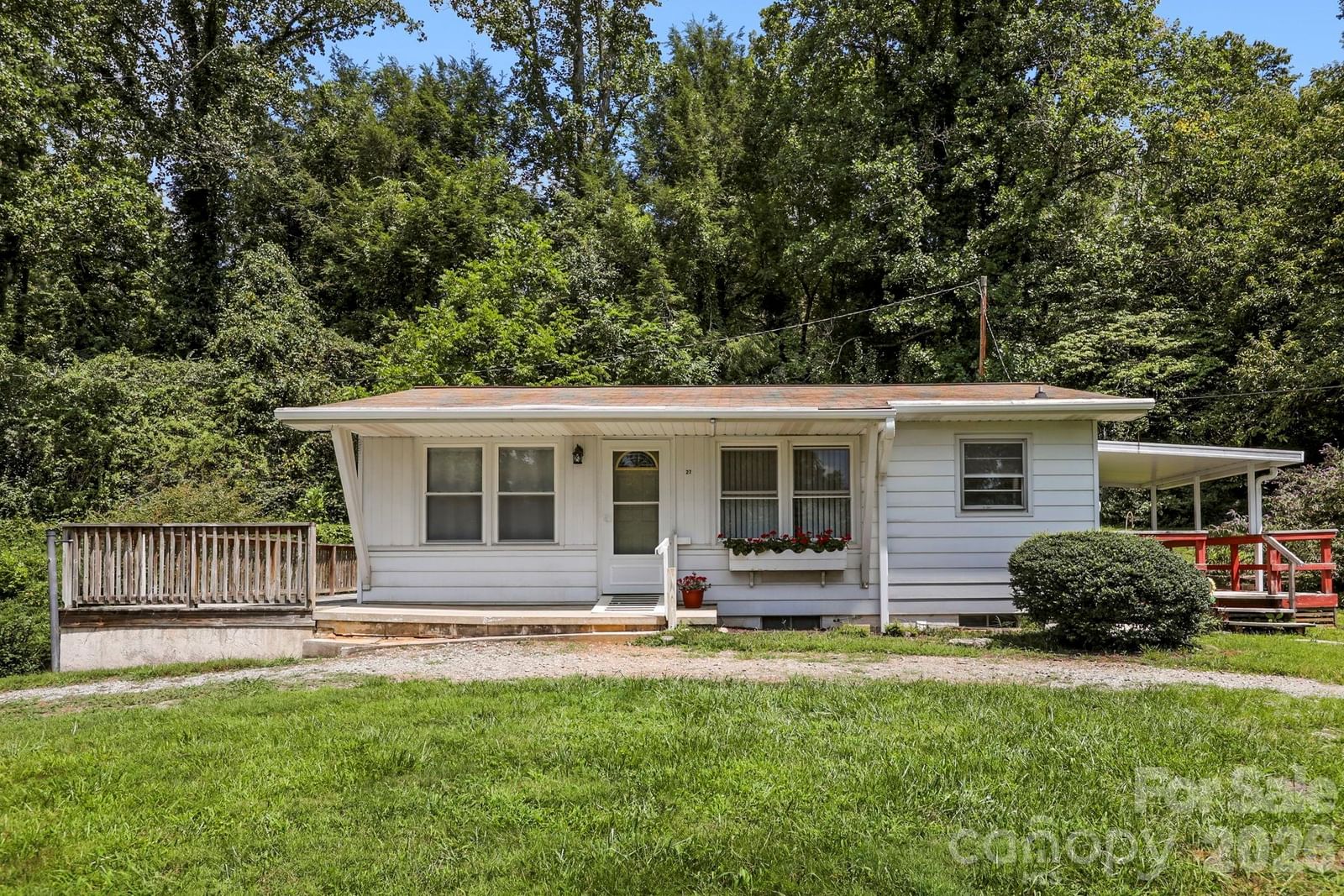27 McGee Circle, Fairview, NC 28730