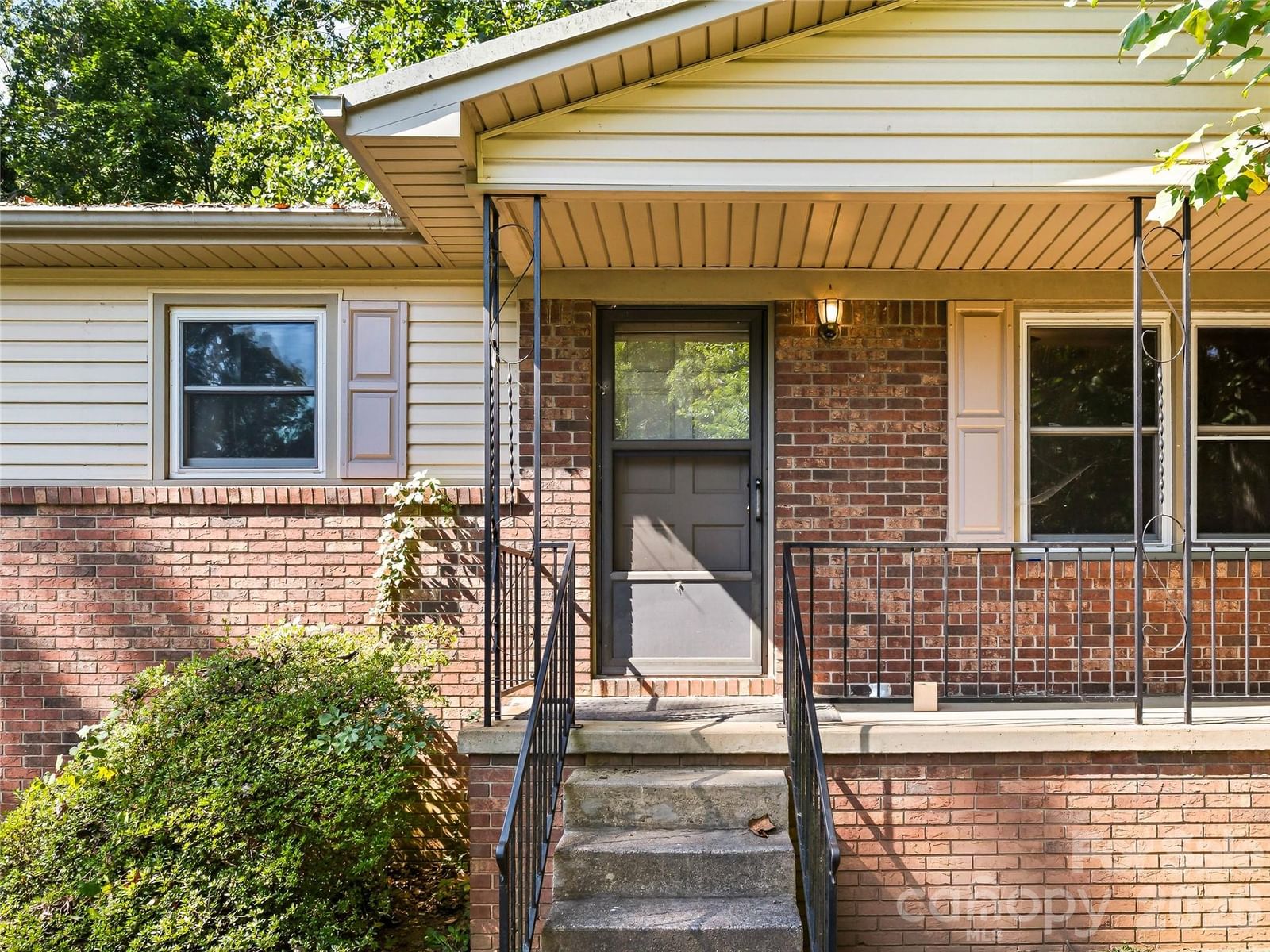 28 Fairhaven Court, Asheville, NC 28803 - Photo 2