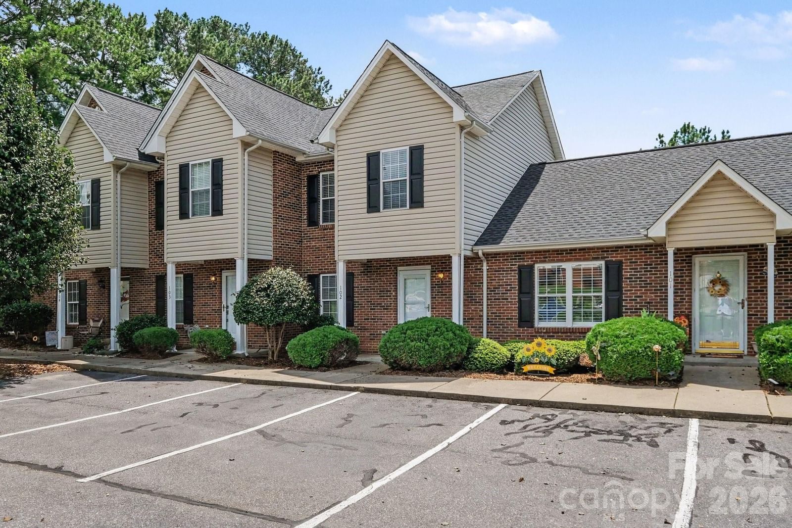2240 15th Avenue #102, Hickory, NC 28601 - Photo 2
