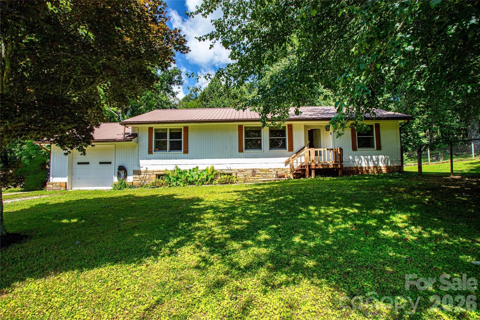 570 Flat Creek Valley Road, Lake Toxaway, NC 28747