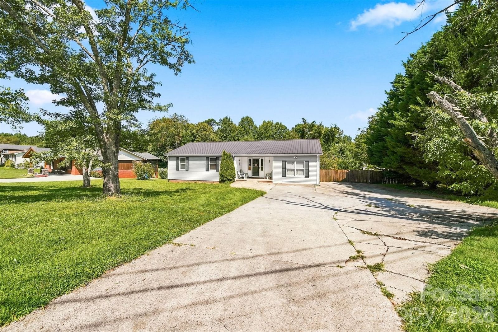 425 Heritage Farm Road, Hickory, NC 28601 - Photo 3