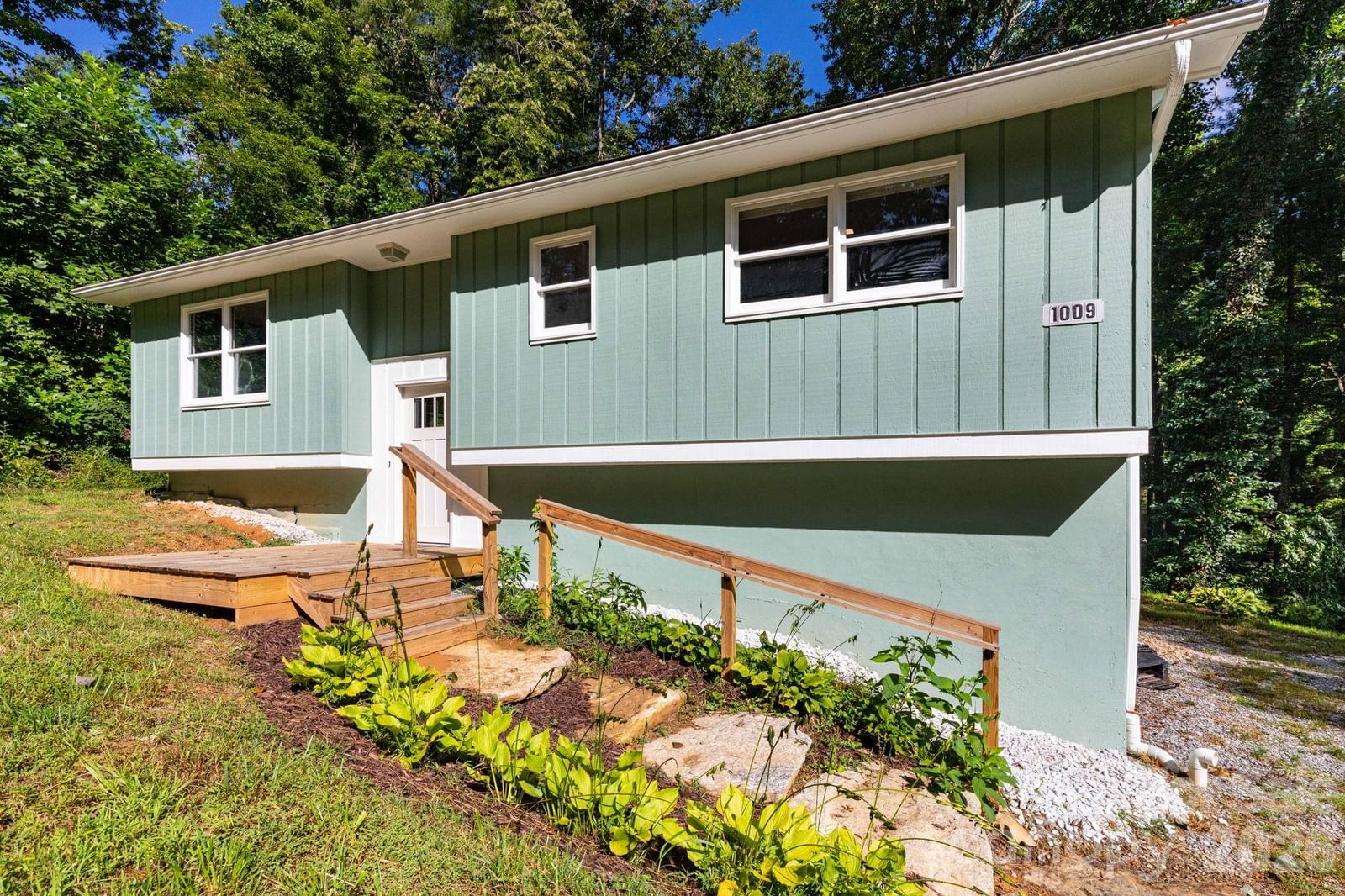 1009 Sharon Ridge Road, Fairview, NC 28730 - Photo 2