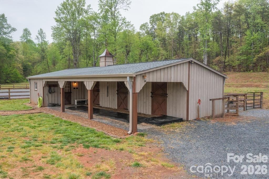 1091 Bill Collins Road, Columbus, NC 28722