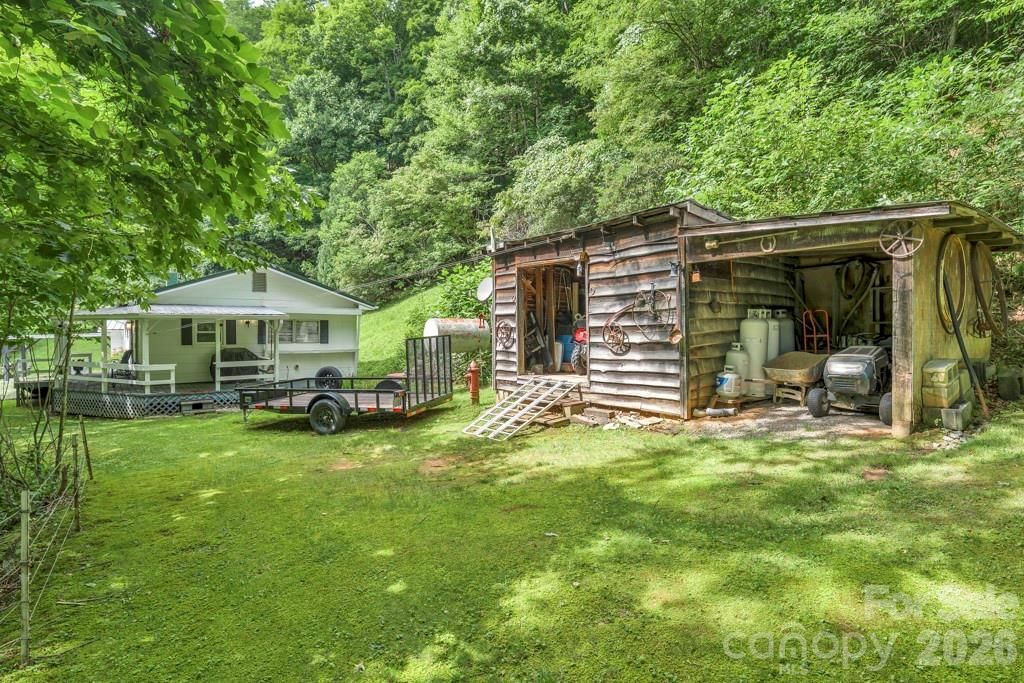 2850 Henson Creek Road, Newland, NC 28657 - Photo 2