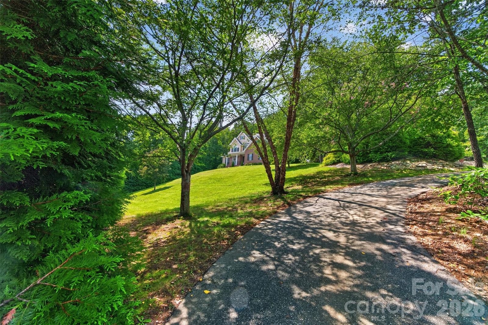 7940 Oakmont Court, Hickory, NC 28602 - Photo 2