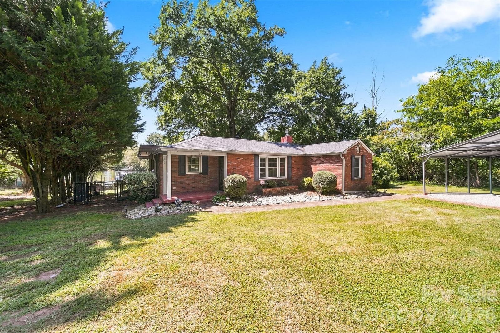 35 Loudonya Lane, Hickory, NC 28601 - Photo 2