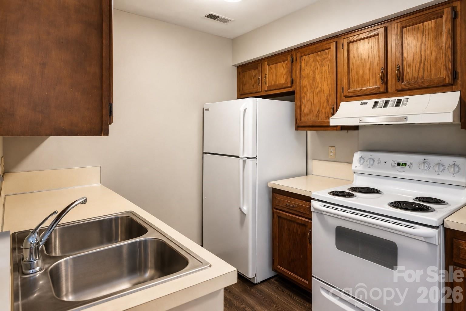 8024 Tremaine Court, Charlotte, NC 28227 - Photo 5