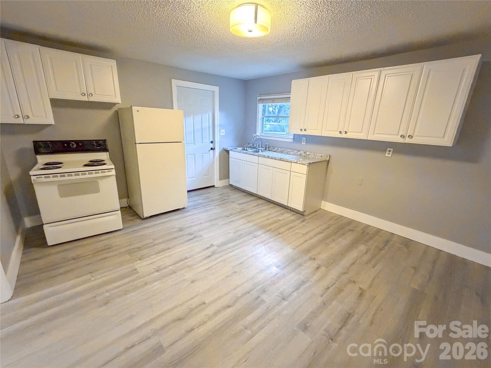 107 Drake Street, Gastonia, NC 28052 - Photo 2