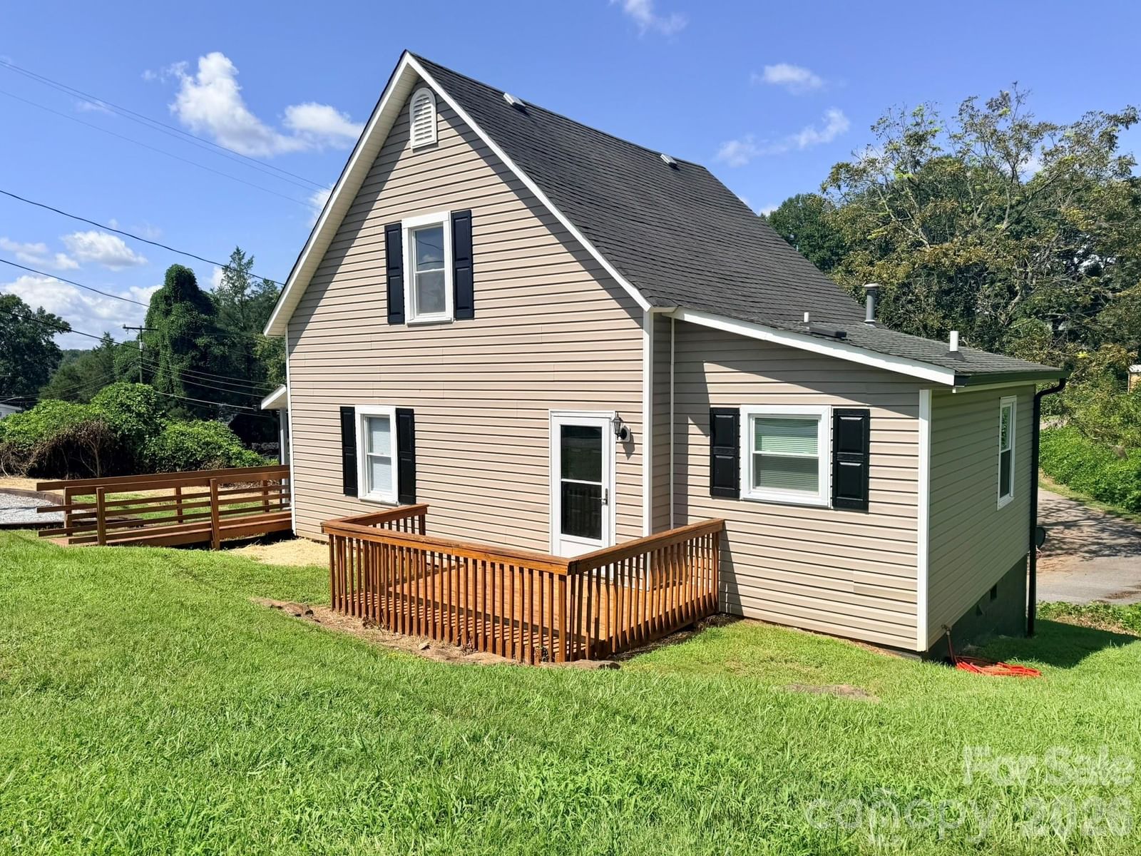 301 Magnolia Street, Granite Falls, NC 28630 - Photo 4