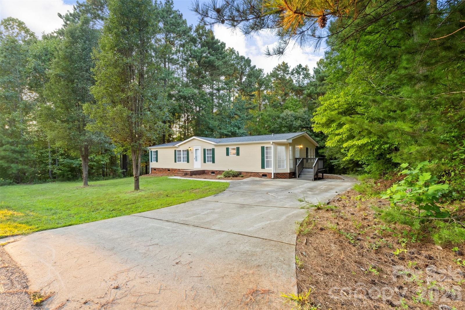 223 Ridge Creek Drive, Troutman, NC 28166 - Photo 4