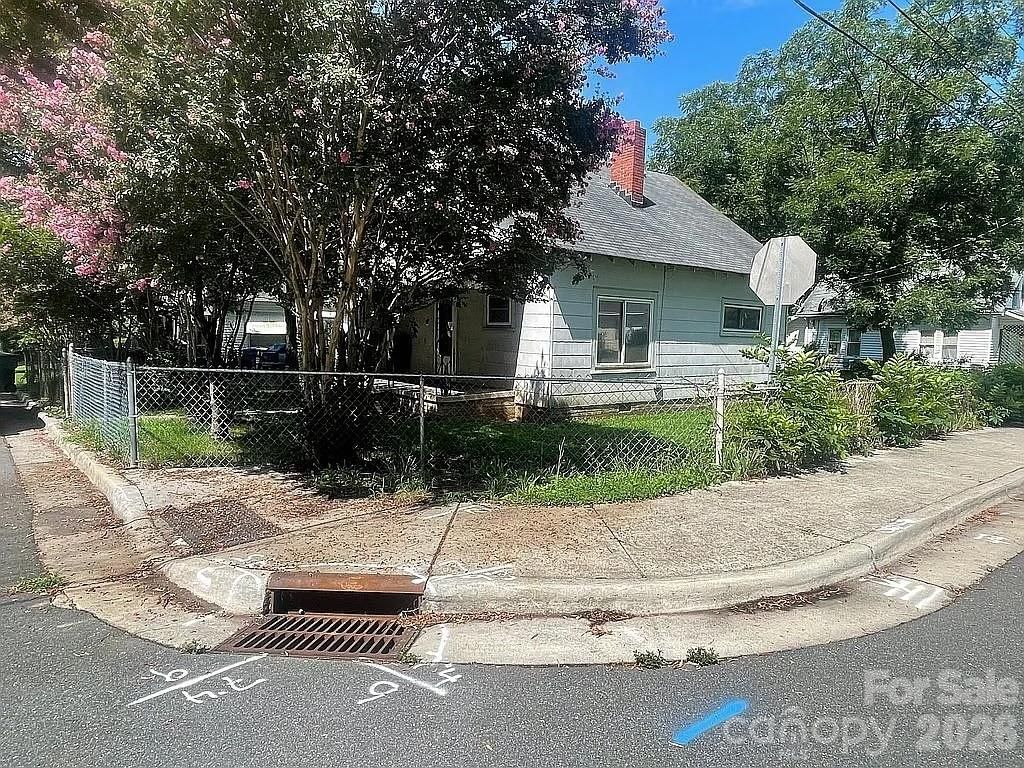 703 Spruce Street, Mooresville, NC 28115 - Photo 4