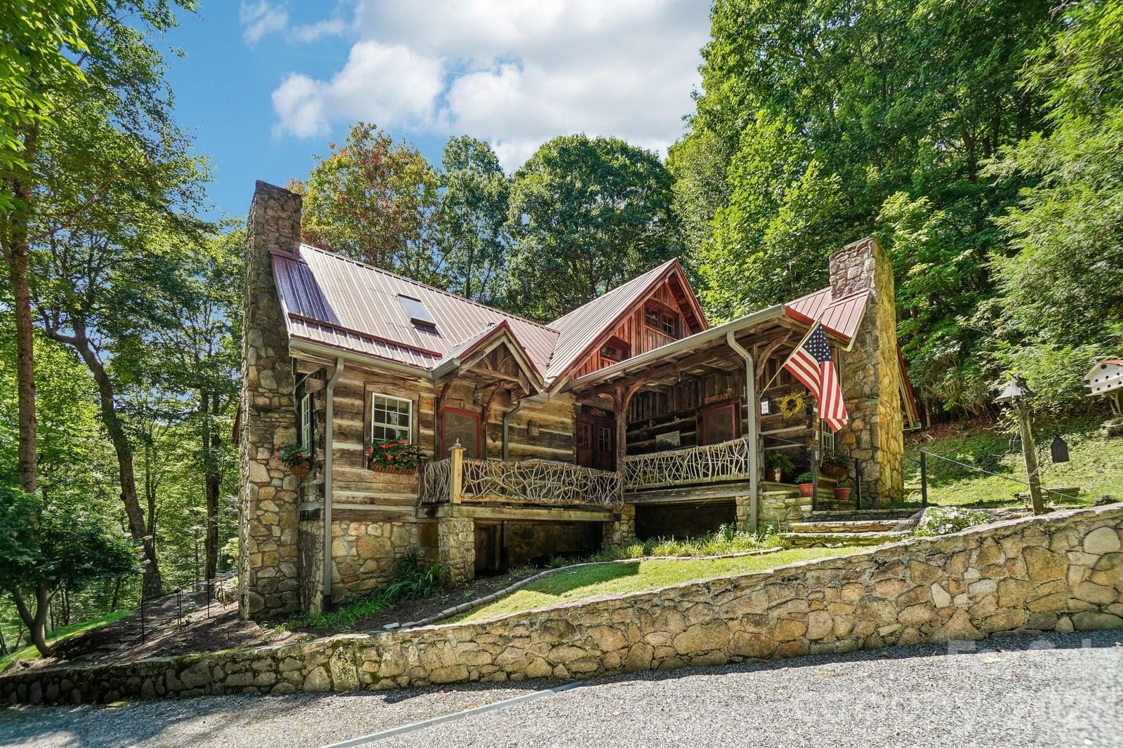 311 Wonderly Lane, Mars Hill, NC 28754