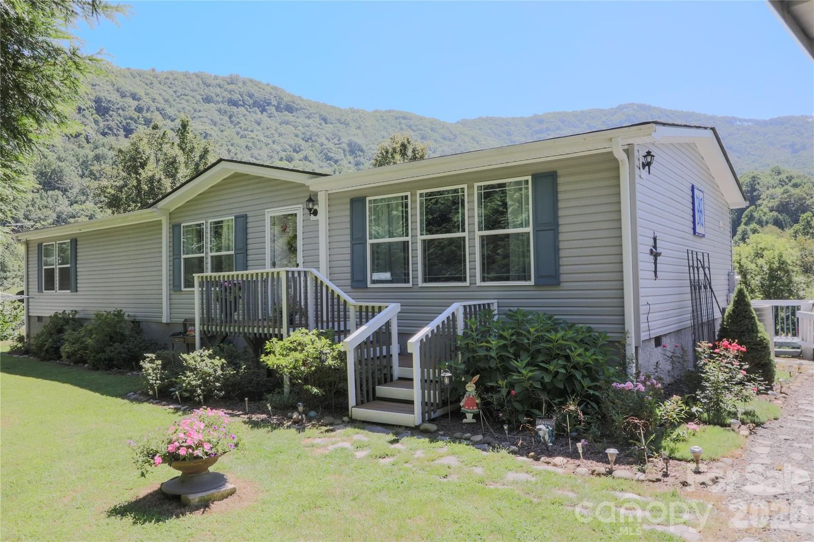 76 Patriot Drive, Waynesville, NC 28786
