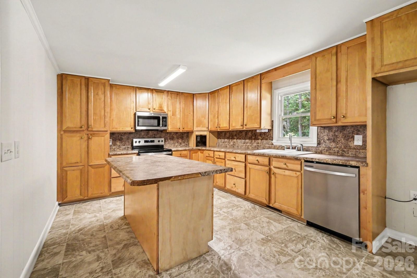 6338 Fairlane Street, Hickory, NC 28602 - Photo 2