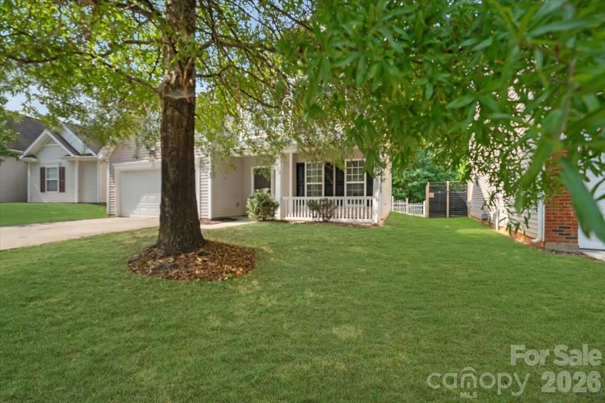 423 Mountain Quail Drive, Charlotte, NC 28216 - Photo 3
