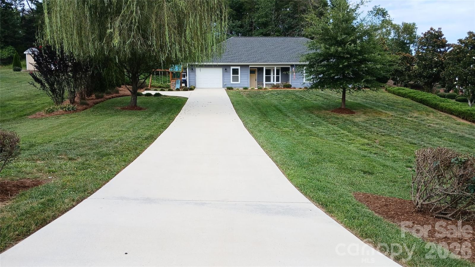 329 Springwood Drive, Valdese, NC 28690 - Photo 2