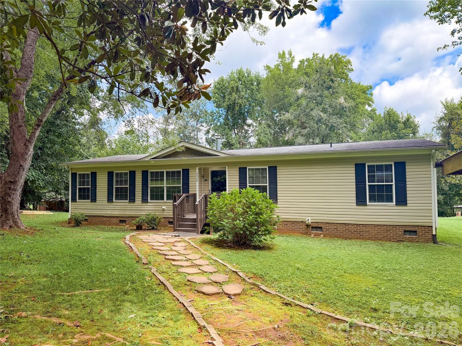 3556 Oakwood Avenue, Claremont, NC 28610 - Photo 2