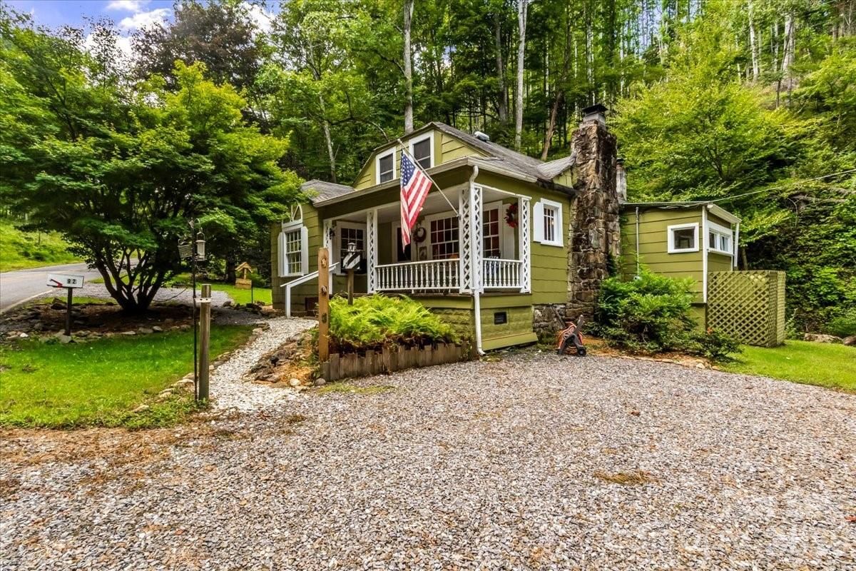 92 Silas Branch Road, Burnsville, NC 28714